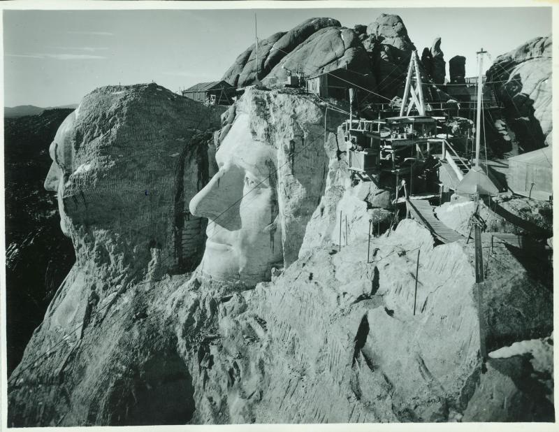 Mount-Rushmore/800x600_Mount_Rushmore construction 06.jpg